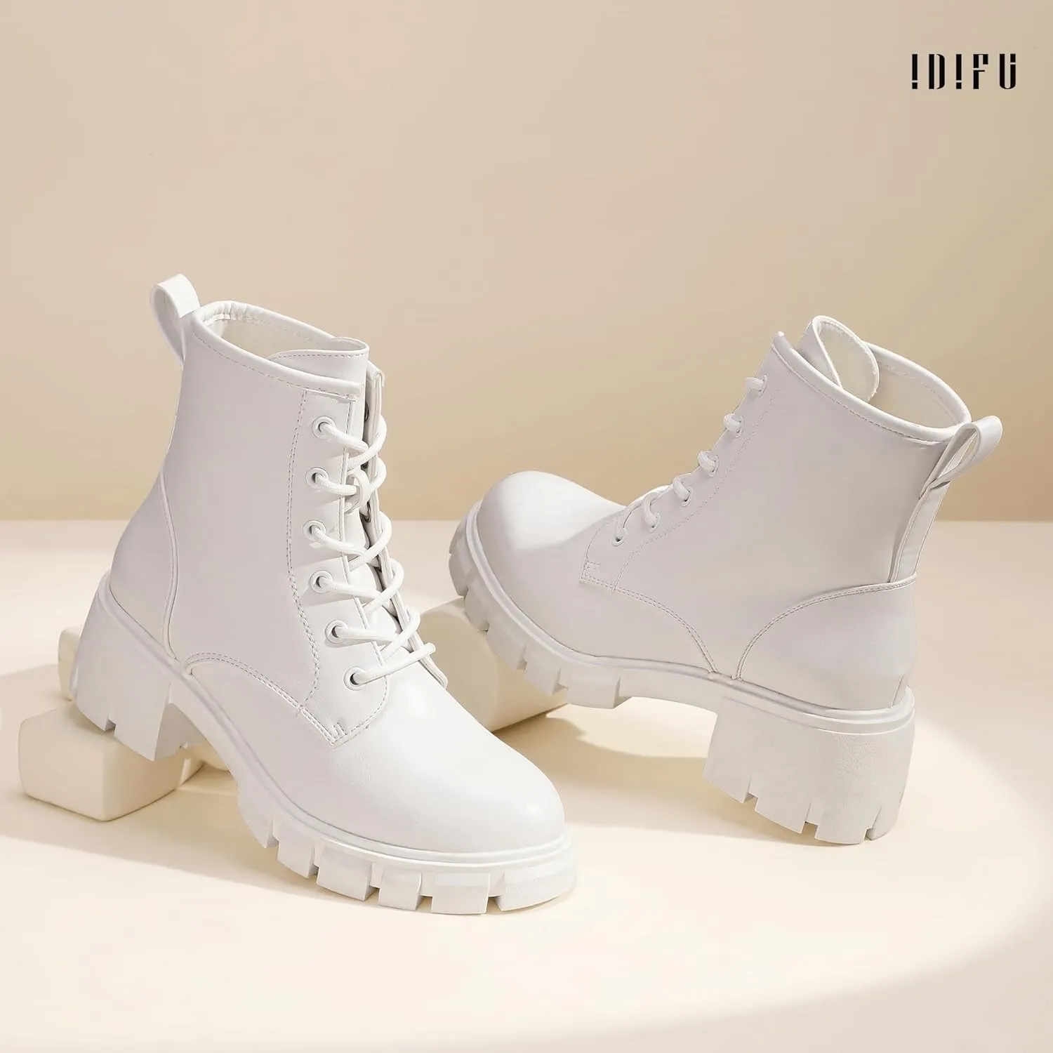 IDIFU IN2 Combat Boots Womens Ankle Boots Low Block Heel Fashion Chunky Short Platform Dress Boots for Women Round Toe Lace Up Boots Ladies Comfortable Cute Stylish Casual Work Lug Sole Booties
