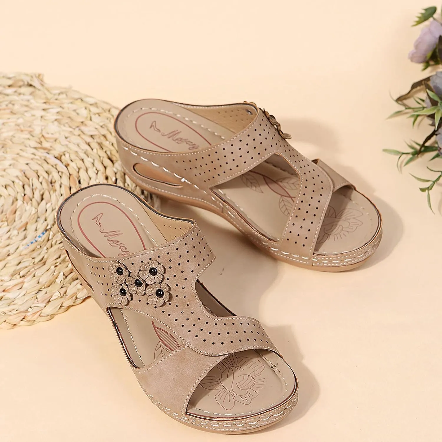 oiangi Sandals with Arch Support Fashion Flower Hollow Open Toe Wedge Sandals Summer Comfortable Casual Shoes