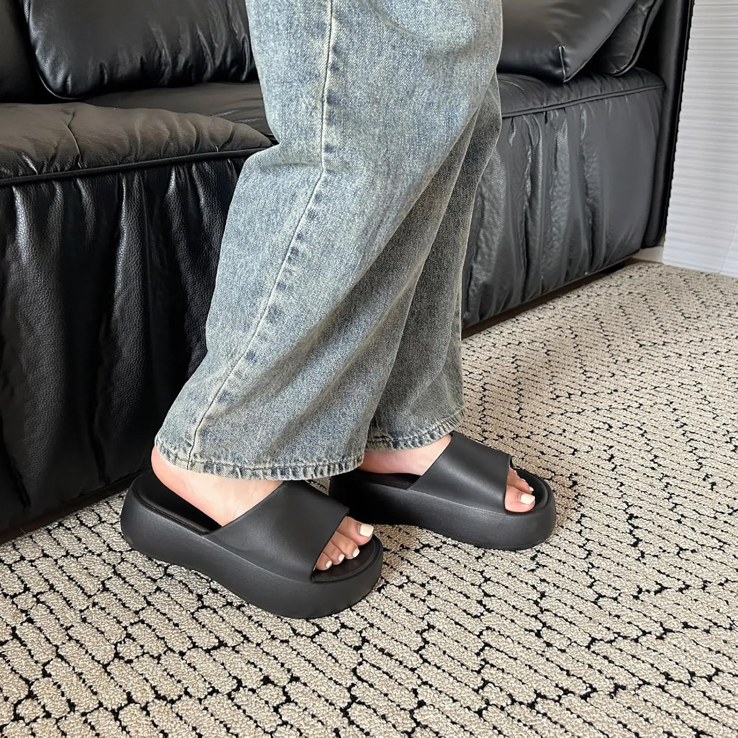 Platform Slides for Women, Platform Sandals Women Comfortable, Cute Flatform Beach Sandals, Slip on Summer Cloud Vacation Shoes for 2025