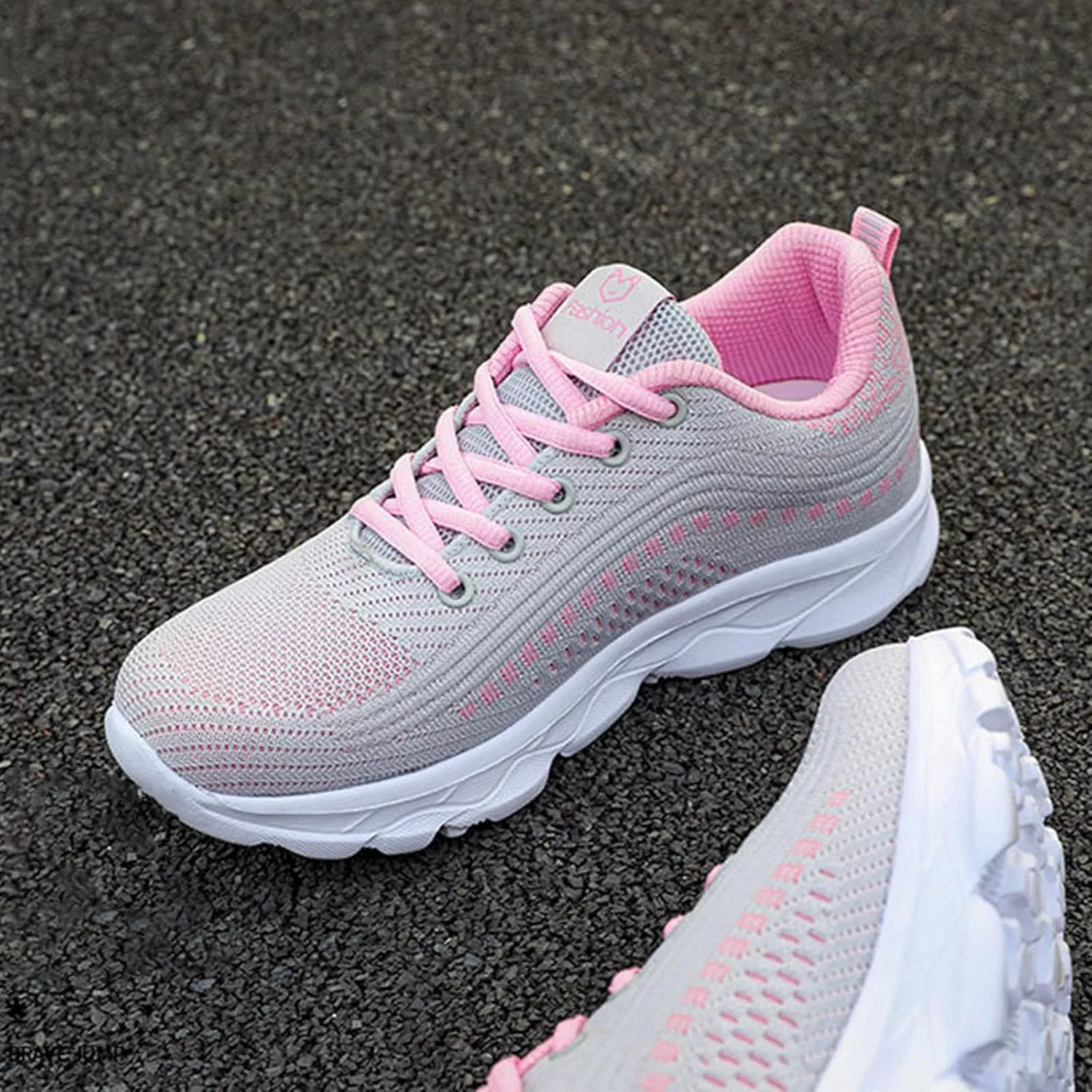 Women's Mesh Lace up Lightweight Running Sneakers Comfortable Breathable Non-Slip Soft Sole Casual Walking Sports Shoes Work Gym Trekking Tennis Sneakers